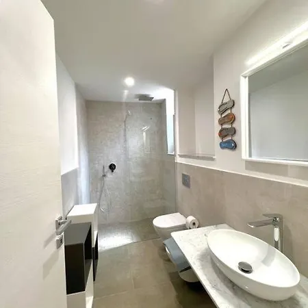 Villino Aranci Nuovo Monolocale In Centro Appartement *